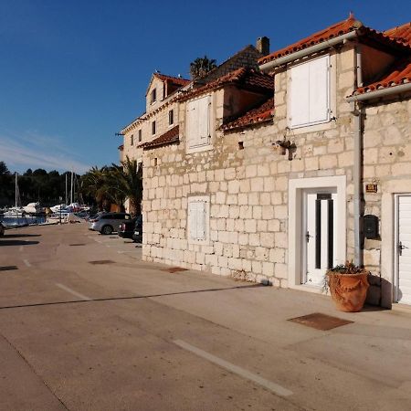 Holiday Home Gariful Milna  Bagian luar foto